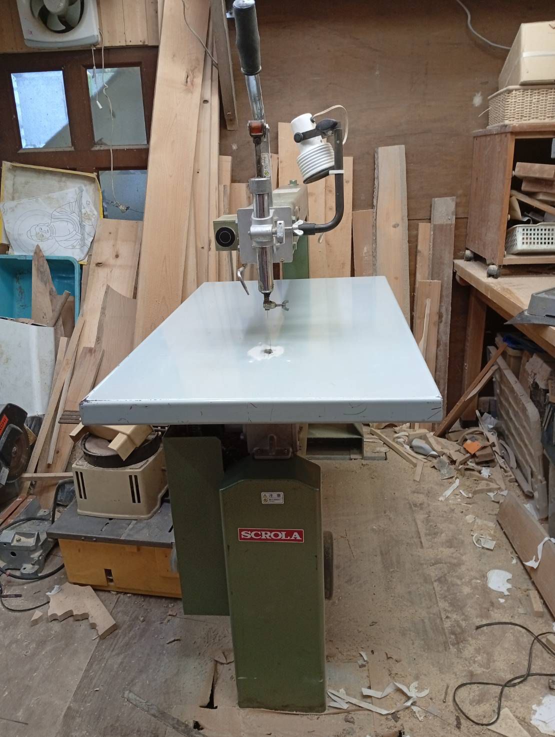 電動糸ノコ盤 旭工機 SCROLA1000H(中古) – 木材を曲線切断する糸鋸盤