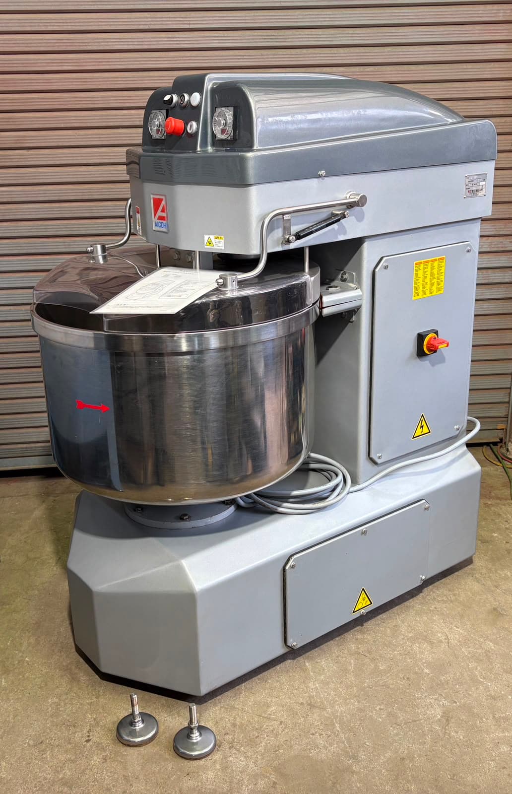 約530kgのミキサーEM80Pを窓の高さまで移動 gallery image 1