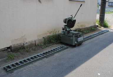 高速電機★精密メタル切断機★KCM-370★コンベヤ付